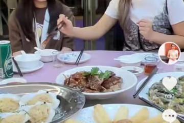 港星麥家琪攜女兒回內地！隔離完後吃大餐，11歲愛女長相甜美可人