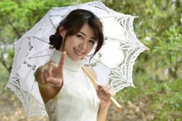分手9個月，我在寺廟見到了前男友，光溜溜的腦袋穿著合身的僧袍