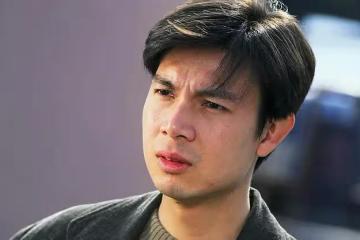 世紀賤男梁榮忠:打臉星爺成為TVB一哥,因「車震門」事件毀事業