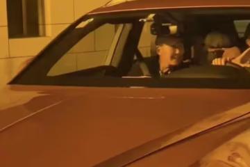 老戲骨座駕天差地別：有人買3輛超百萬豪車，有人騎單車坐網約車