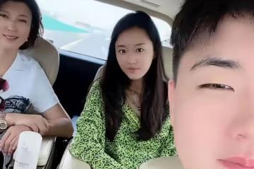 閆學晶兒媳疑懷孕，素顏露面小腹凸，出行專車接送被婆婆寵成公主