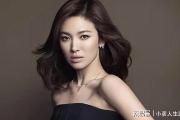 宋慧喬劉海髮型顯少女,定製款項鍊格外搶眼,復工拍戲狀態惹人疼