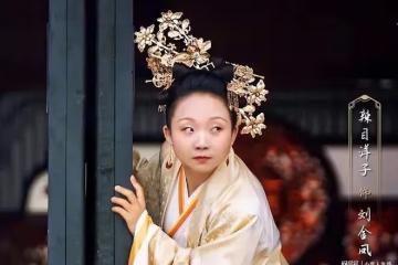 辣目洋子「媚日」惹爭議!剛紅就翻車,被爾冬升誇讚的她可惜了