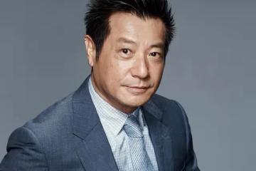 恭喜!TVB知名老戲骨將升級做爺爺,與兒媳臉貼臉親密合照引熱議