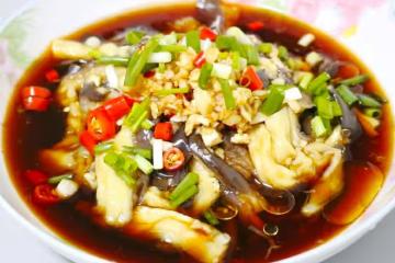 蒸茄子最好吃的家常做法，教您一招，茄子鮮香不油膩，入味不發黑，超美味！