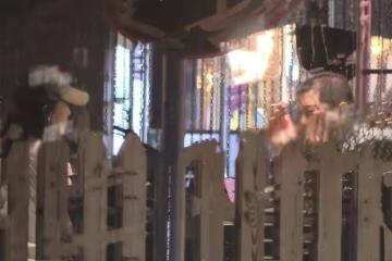 李亞鵬和海哈金喜外出吃燒烤 妻產後身材恢復佳