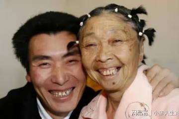 李玉成凈身出戶後,開始培養弟弟、妹妹當網紅,將模仿趙本山收徒