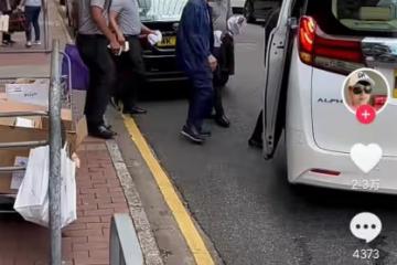 劉鑾雄現身街頭!有嚴重潔癖不讓人直接碰,3名保鏢備白毛巾伺候
