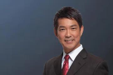 出道於「七小福」,成龍和洪金寶都老了,他卻和年輕的自己像兄弟
