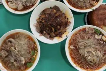 王思聰打卡網紅店 吃16元肥腸粉大讚7元鍋盔