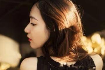 午後，女友裹著浴巾來找我，那一刻我成了真正的男人