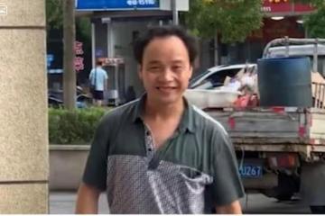 中年大叔竟「撞臉張國榮」 眾人見正面驚呆了