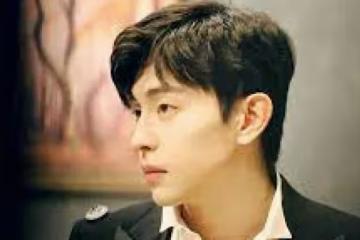 鄧倫舊照被扒出，真羨慕他們的友情，網友：鄧倫腿上的女孩是誰？_時候_照片_好友