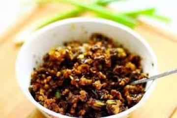 肉末芽菜涼麵——五分鐘萬能肉臊