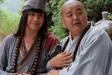讓保姆睡沙發吃剩菜,陳浩民夫婦直播說漏嘴,明星天生高人一等?