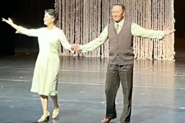 李幼斌與二婚老婆罕同框，50歲史蘭芽發福仍美艷，兩人牽手秀恩愛