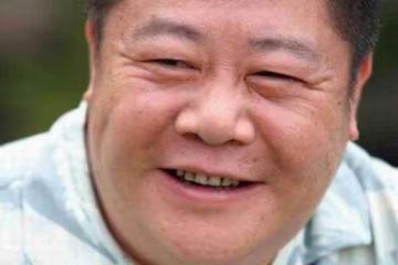劉金山:父親早逝,母親患癌,岳母偏癱,53歲得女,幸福來得不易