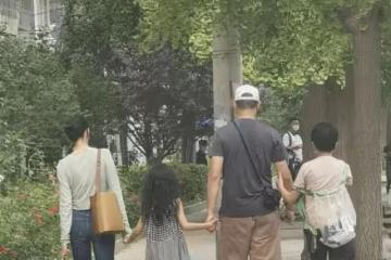 黃覺一家四口做核酸被偶遇，愛妻膚白長腿氣質佳，兒女乖巧長像爸