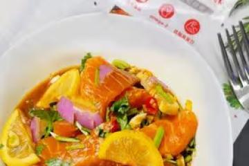 夏日裡的美食---涼拌佳沃三文魚
