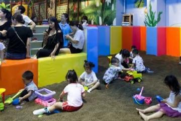 我和前女友分手後閃婚,如今前女友找上門,她把孩子託付給我