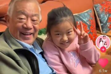 79歲高明近況曝光!在家把金雞獎盃給孫女當玩具,現不服老仍拍戲
