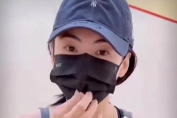 「素里女地主」陪二兒子打排球,小Q越來越像謝霆鋒,網友:這顏值太絕了~