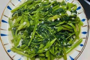 不用放鹽的腐乳炒通菜！！清脆爽口超好吃！