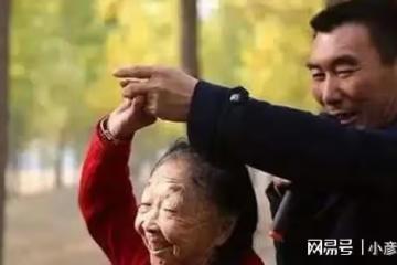 李玉成新歡送他50萬豪車,直播戴墨鏡跳迪斯科,網友:無功不受祿