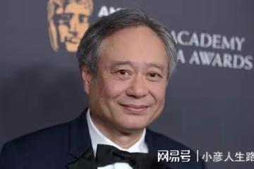 家庭呈現的表達方式，涉及到哪些結構敘事，進而烘托傳統文化氛圍