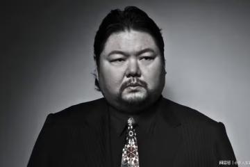 黃渤將他帶紅，身價暴漲連喝5天酒猝死，嬌妻改嫁老外生活幸福