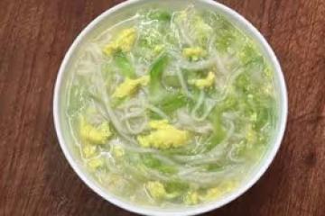 簡單營養的絲瓜雞蛋麵條