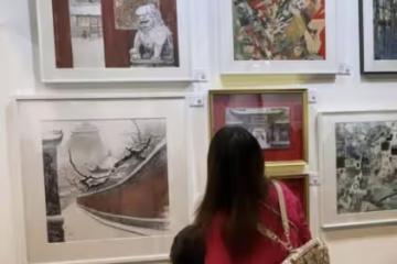 霍啟剛郭晶晶攜兒子看畫展 霍中曦身高矚目