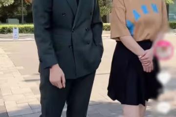 48歲陳德容與富豪離婚後內地撈金，穿短裙秀美腿，變網紅臉認不出