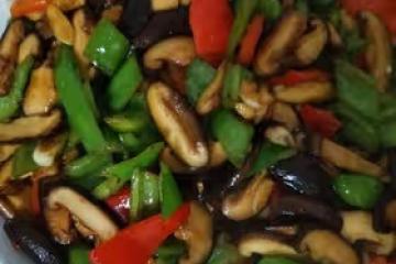 耗油青椒炒香菇