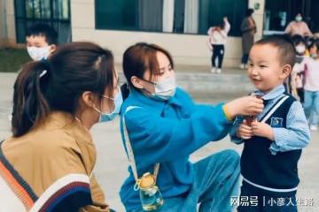 楷楷被勸退？郭希寬曬拼七巧板證其聰明，孩子的眼神和表情卻亮了
