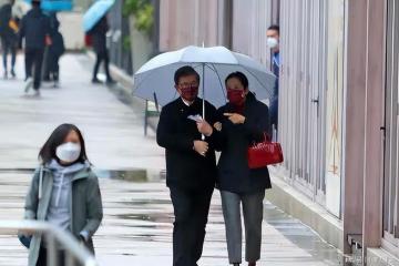 羅康瑞兒媳秀恩愛,懷孕6個月還上班,朱玲玲和繼子關係不和