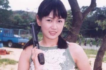 她選秀冠軍走紅,卻慘遭相戀8年男友拋棄,落魄後與素人未婚生子
