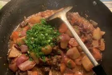 土豆胡蘿蔔燉牛腱子