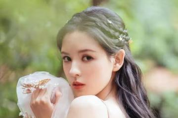 31歲女演員張予曦曬健身照,細腰翹臀,四肢纖瘦被贊好身材