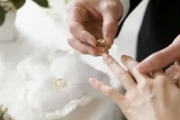 婆婆不同意房產證加上我名，相愛多年，我們終究敗給現實