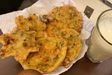 炸蝦餅，蚝炸（湛江小吃）