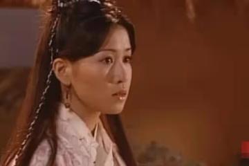 5歲喪父，曾靠賣啤酒賺錢！拒嫁豪門後，她為何逆襲成億萬女星？