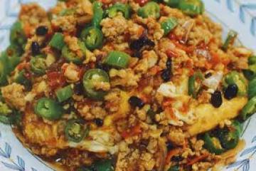 下飯神器—剁辣椒燜荷包蛋