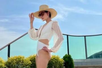 李嘉欣在家中秀身材,和8年前的自己比美,穿高叉泳褲露長腿