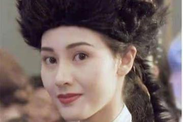 李嘉欣追求豪門叫板何超瓊，何超瓊甩一件婚紗現出豪門輝煌