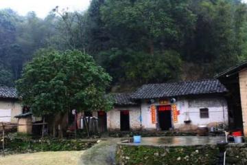 妻子要去產檢，丈夫說沒錢卻給小叔子五千買電腦，妻子：會有報應