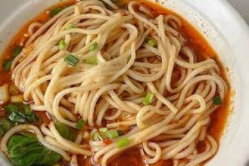 直擊靈魂的懶人開胃麵條 ｜ 酸湯麵