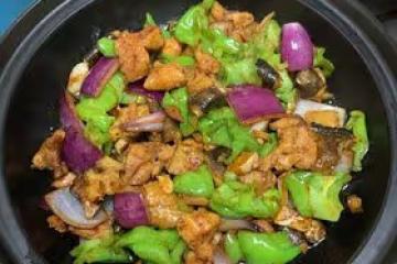 🔥「爆炒青椒雞腿肉」🔥