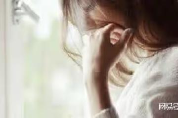 小姑子訂婚沒有邀請我，婆婆回來向我炫耀，我扇了自己一巴掌
