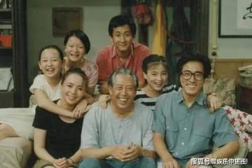 《搞笑一家人》14年後，老太太77歲還在拍戲，小個子卻逆襲成型男